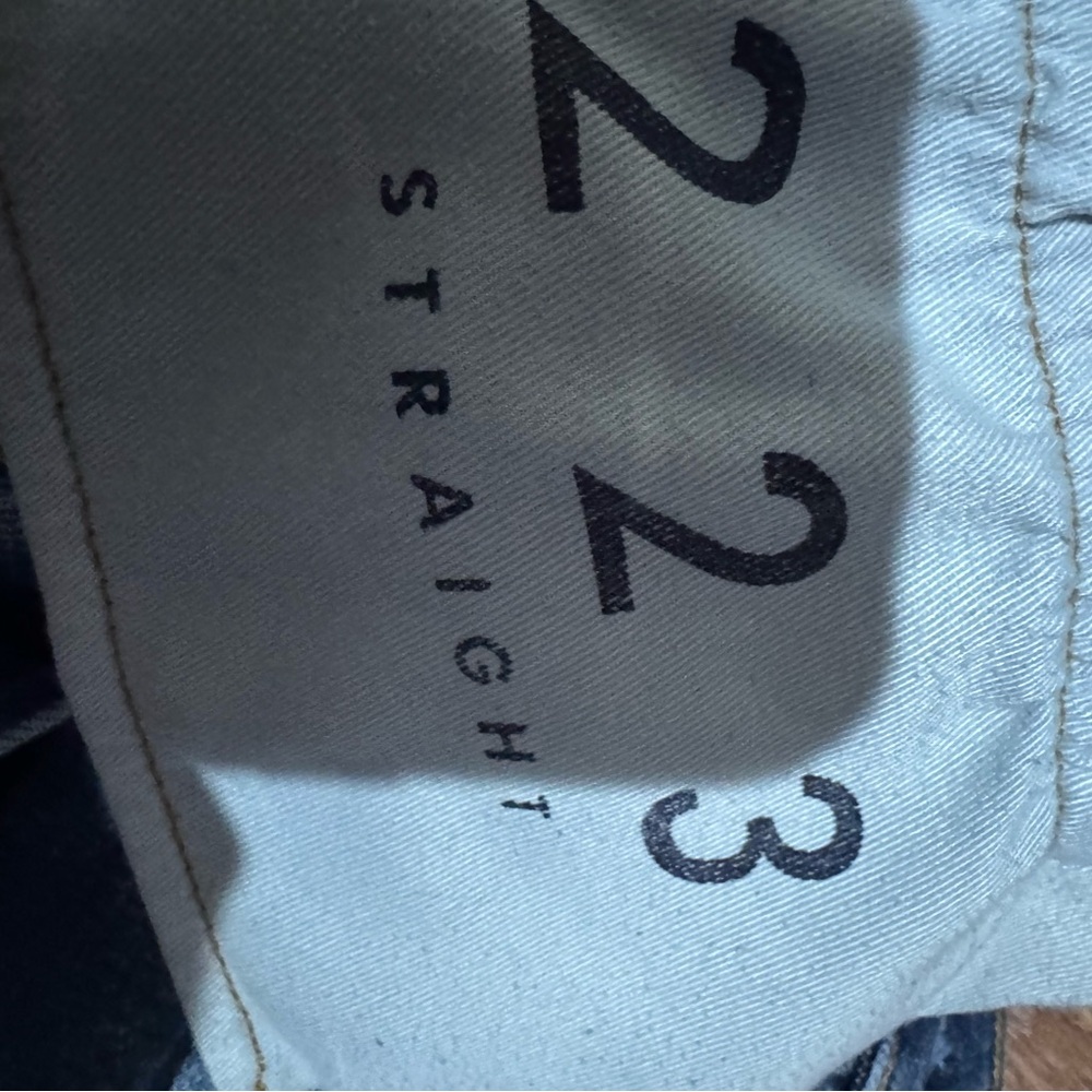 Lucky Brand Men's Dark Blue 223 straight Jeans - Picture 4 of 6